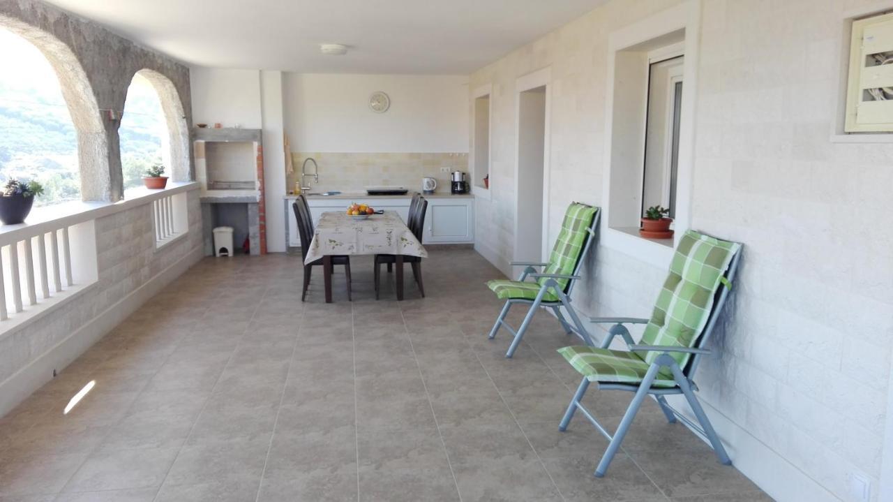 Apartments Marko Sutivan Insel Brac Eksteriør billede
